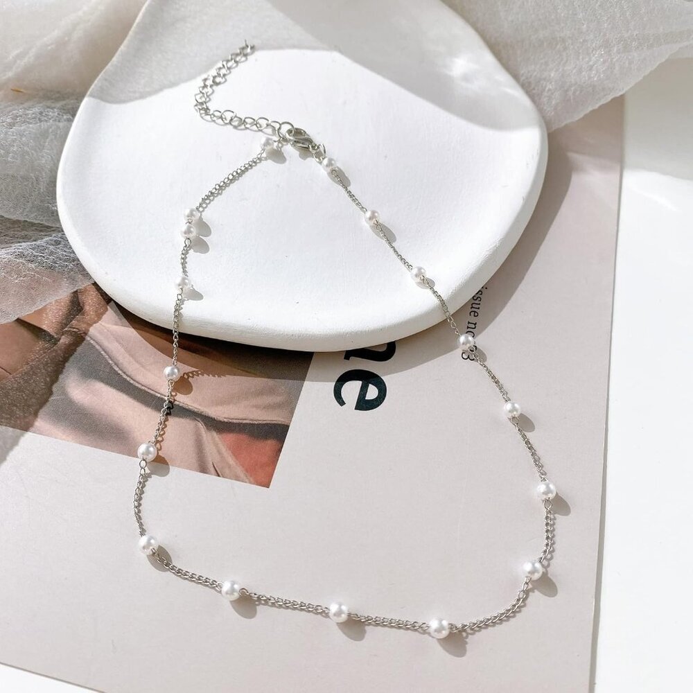 Elegant Pearl Choker Necklace with 18k Gold Chain - Adjustable & Hypoallergenic - Picture 6 of 7